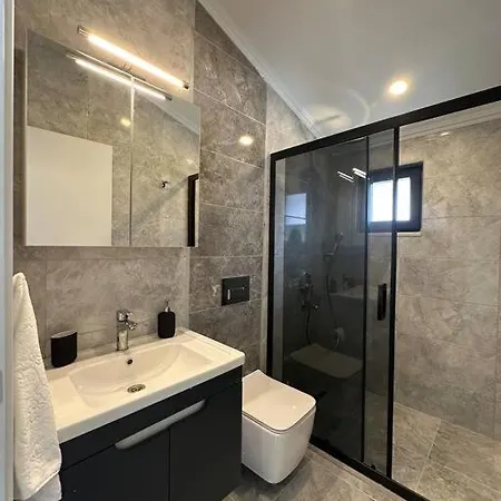 Luxurious In The Heart Of Goecek Отель