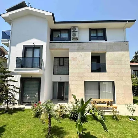 Luxurious In The Heart Of Goecek 酒店